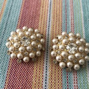 Marie Ferra pearl earrings with gold. Large